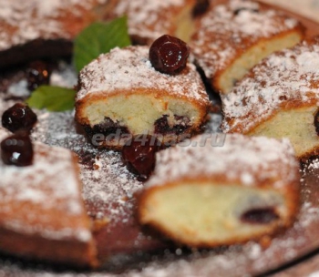 Бисквиты с вишней