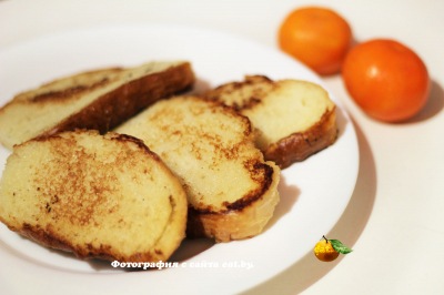 Белые сладкие гренки с яйцом и молоком