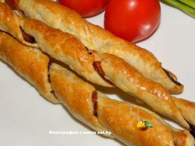 Слоеные палочки с ветчиной