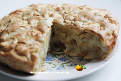 Шарлотка с яблоками